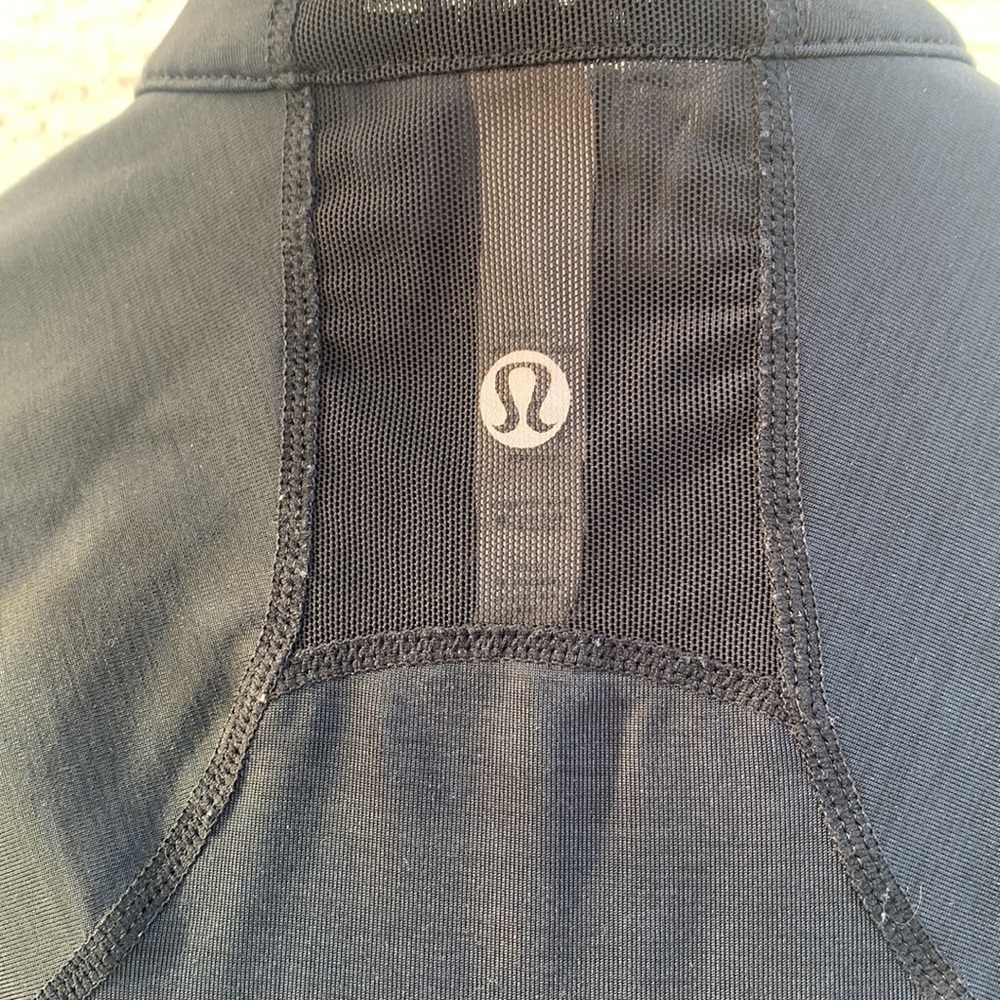 Lululemon Mesh Define Jacket - Picture 8 of 15